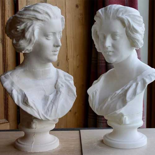 statue